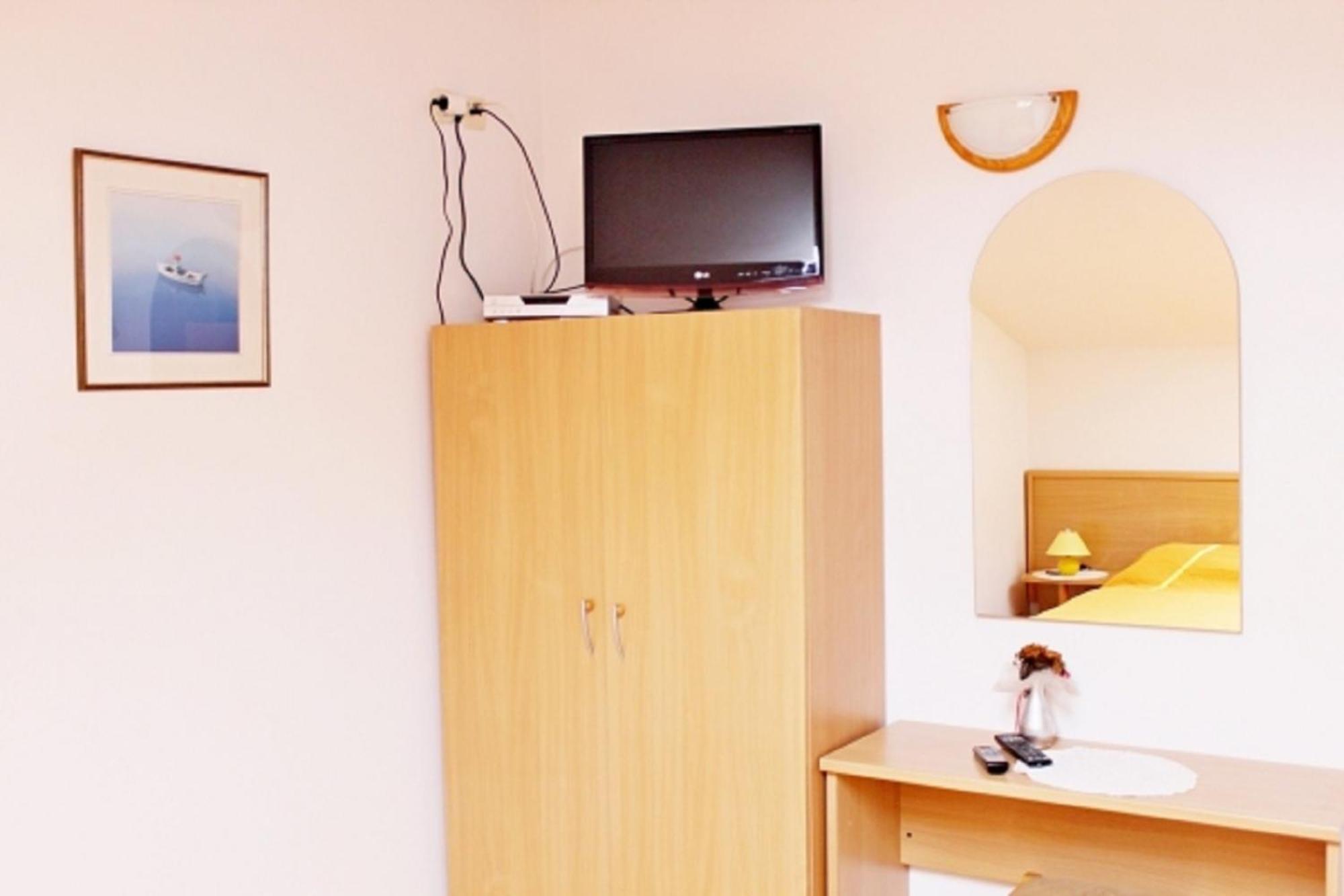 Apartments Pansion Franka Брист Екстер'єр фото